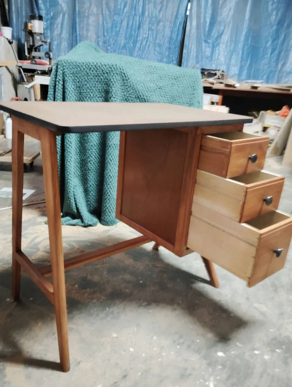 Bureau enfant 50's inspiration scandinave