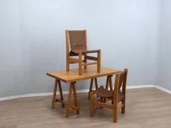 Bureau en hêtre massif avec chaises en cuir, Italie 1970
