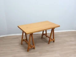 Bureau en hêtre massif avec chaises en cuir, Italie 1970