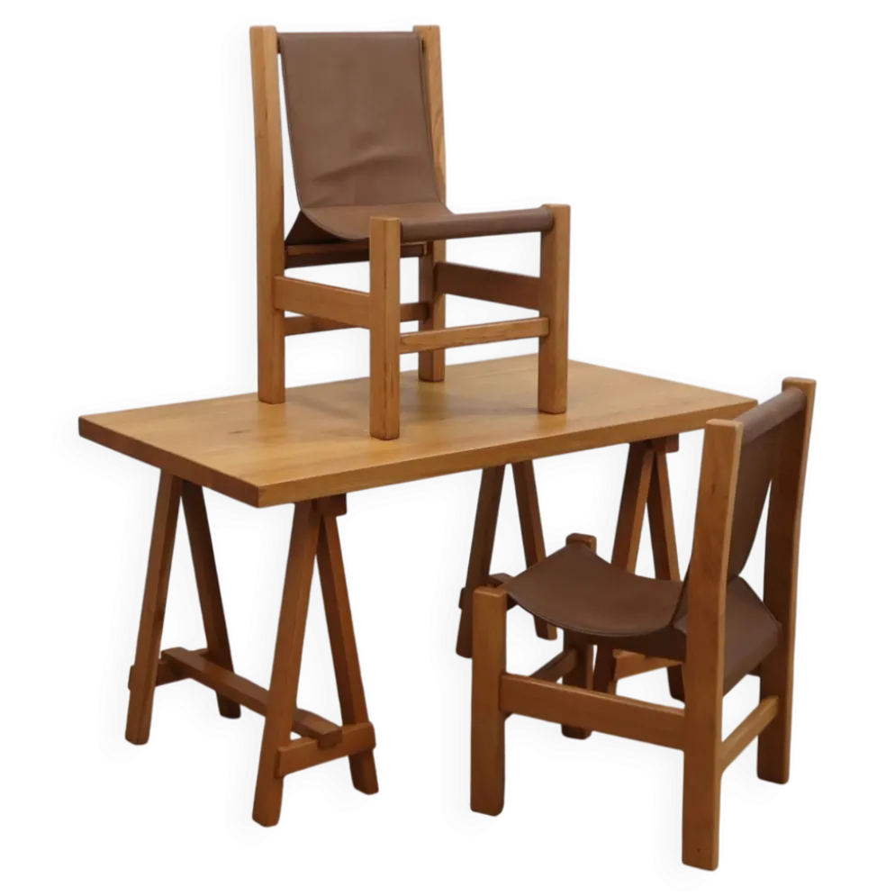 Bureau en hêtre massif avec chaises en cuir, Italie 1970