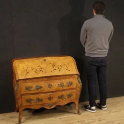 Bureau en marqueterie français du 20e siècle