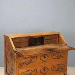 Bureau en noyer