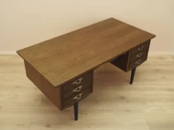 Bureau en noyer danois avec tiroirs, années 1960