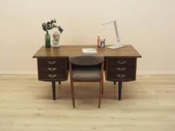Bureau en noyer danois avec tiroirs, années 1960