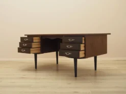 Bureau en noyer danois avec tiroirs, années 1960