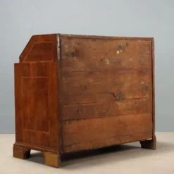 Bureau en noyer - Italie XVIIIe siècle