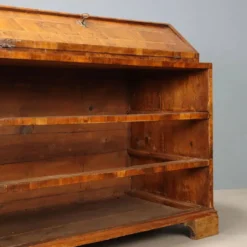 Bureau en noyer - Italie XVIIIe siècle