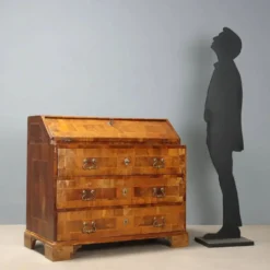 Bureau en noyer - Italie XVIIIe siècle