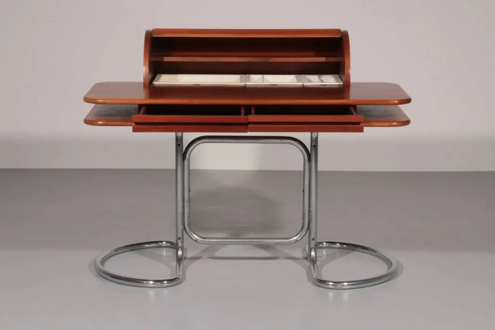 Bureau en noyer "Maia" au design italien par Giotto Stoppino pour Bernini, années 1960.