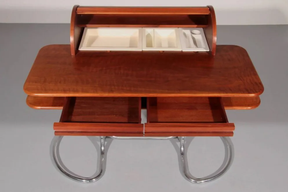 Bureau en noyer "Maia" au design italien par Giotto Stoppino pour Bernini, années 1960.