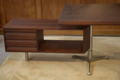 Bureau en palissandre modèle T95 par Osvaldo Borsani pour Tecno 1960’s