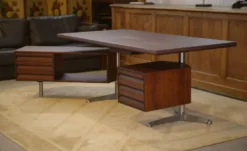 Bureau en palissandre modèle T95 par Osvaldo Borsani pour Tecno 1960’s