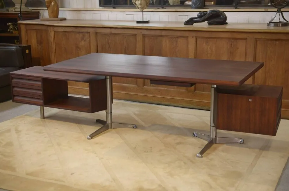 Bureau en palissandre modèle T95 par Osvaldo Borsani pour Tecno 1960’s