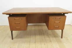 Bureau en teck avec tiroirs, Danemark 1960
