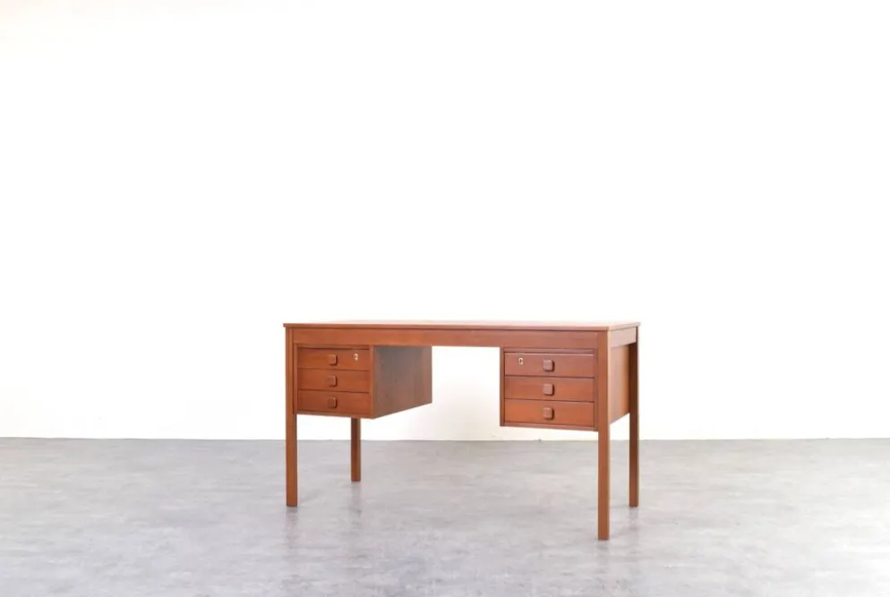 Bureau en teck danois des années 1960 de Domino Møbler.