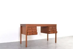 Bureau en teck danois des années 1960 de Domino Møbler.