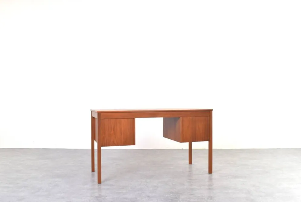 Bureau en teck danois des années 1960 de Domino Møbler.