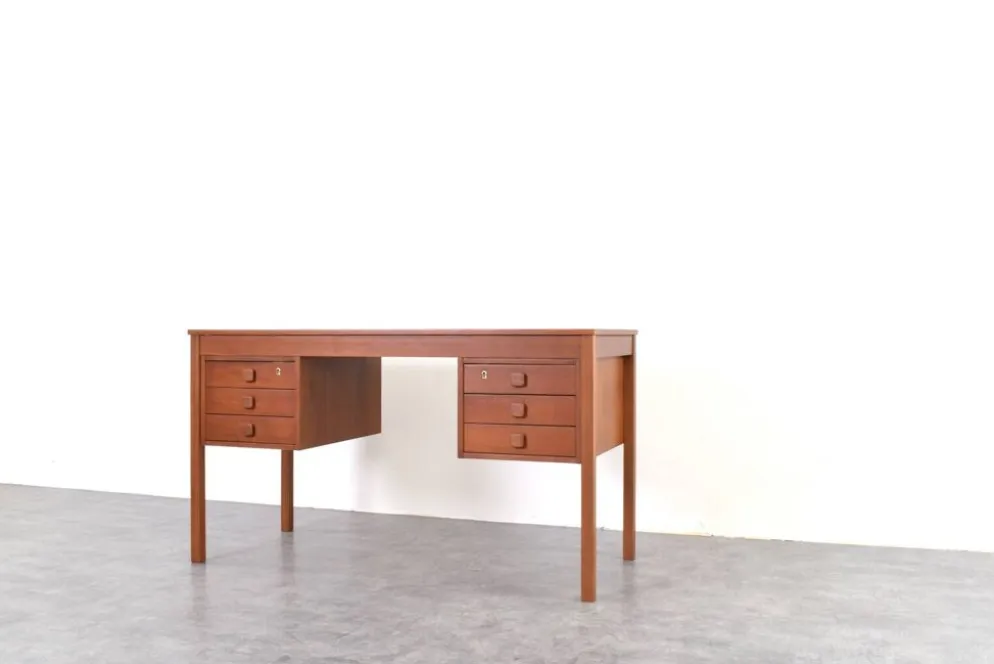Bureau en teck danois des années 1960 de Domino Møbler.