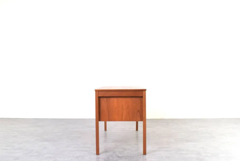 Bureau en teck danois des années 1960 de Domino Møbler.