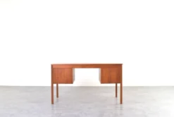 Bureau en teck danois des années 1960 de Domino Møbler.