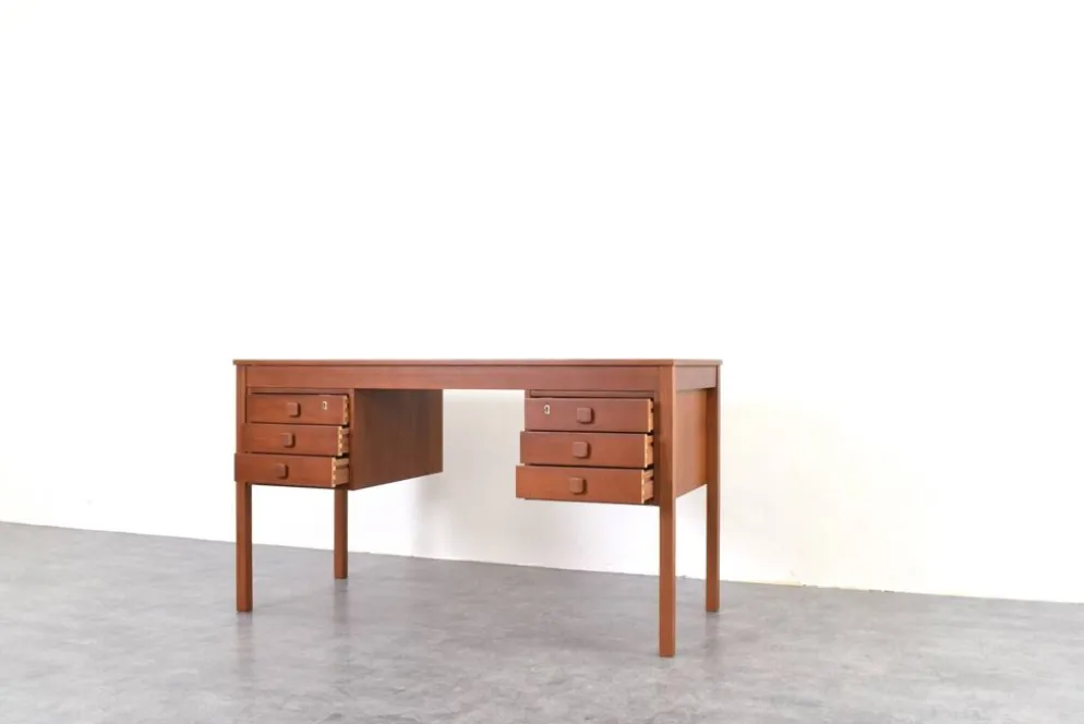 Bureau en teck danois des années 1960 de Domino Møbler.