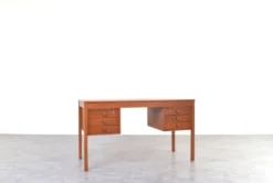 Bureau en teck danois des années 1960 de Domino Møbler.