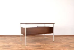 Bureau en teck danois des années 1970.