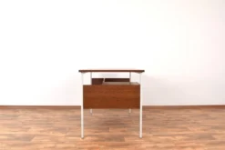 Bureau en teck danois des années 1970.