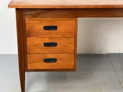 Bureau en teck danois vintage des années 1960