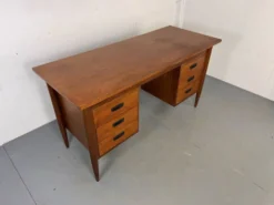 Bureau en teck danois vintage des années 1960