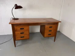 Bureau en teck danois vintage des années 1960