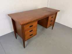 Bureau en teck danois vintage des années 1960