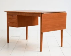 Bureau en teck des années 1960 avec extension à rabat.