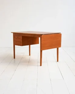 Bureau en teck des années 1960 avec extension à rabat.