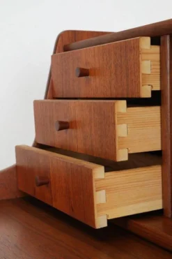 Bureau en teck des années 60 / secrétaire / design danois moderne