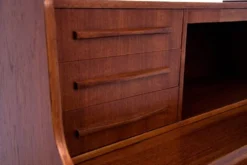 Bureau en teck, design danois, années 1960.