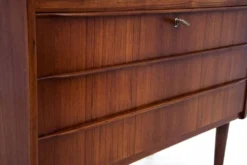 Bureau en teck, design danois, années 1960.