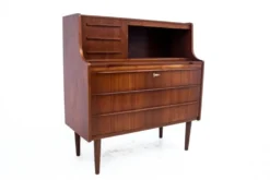 Bureau en teck, design danois, années 1960.