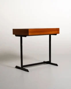 Bureau en teck et métal peint en noir, production européenne, années 1960