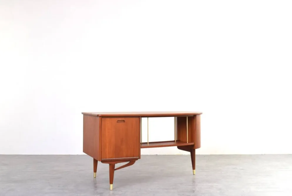 Bureau en teck organique du milieu du siècle de Sola Møbler, années 1960.