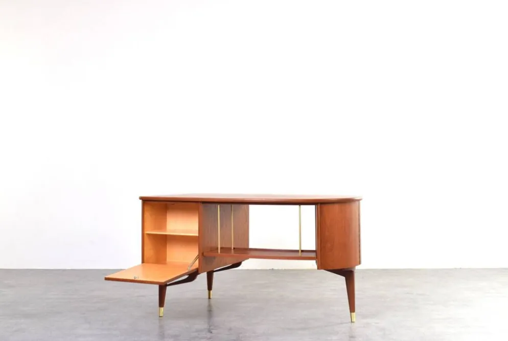 Bureau en teck organique du milieu du siècle de Sola Møbler, années 1960.