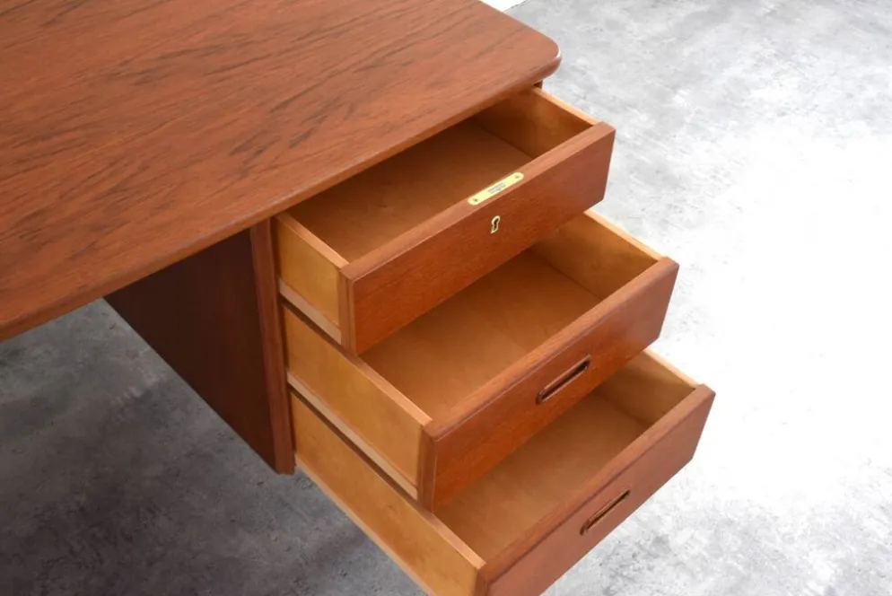 Bureau en teck organique du milieu du siècle de Sola Møbler, années 1960.