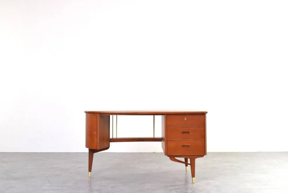 Bureau en teck organique du milieu du siècle de Sola Møbler, années 1960.