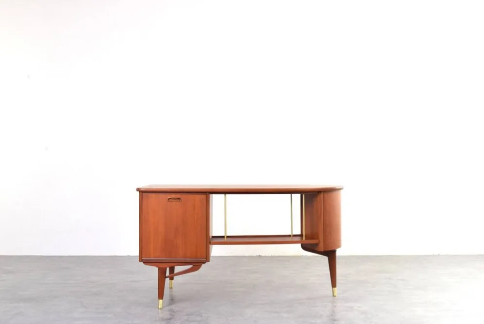 Bureau en teck organique du milieu du siècle de Sola Møbler, années 1960.