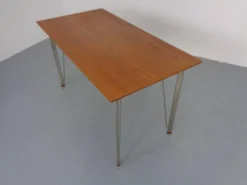 Bureau en teck 3605 par Arne Jacobsen pour Fritz Hansen, années 1950