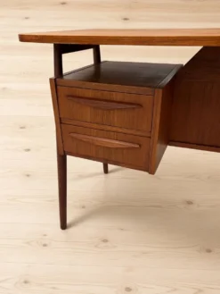Bureau en teck petit danois par Gunnar Nielsen pour Tibergaard