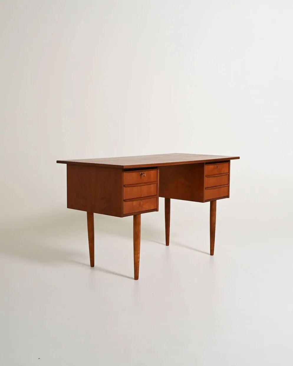 Bureau en teck scandinave, années 1960