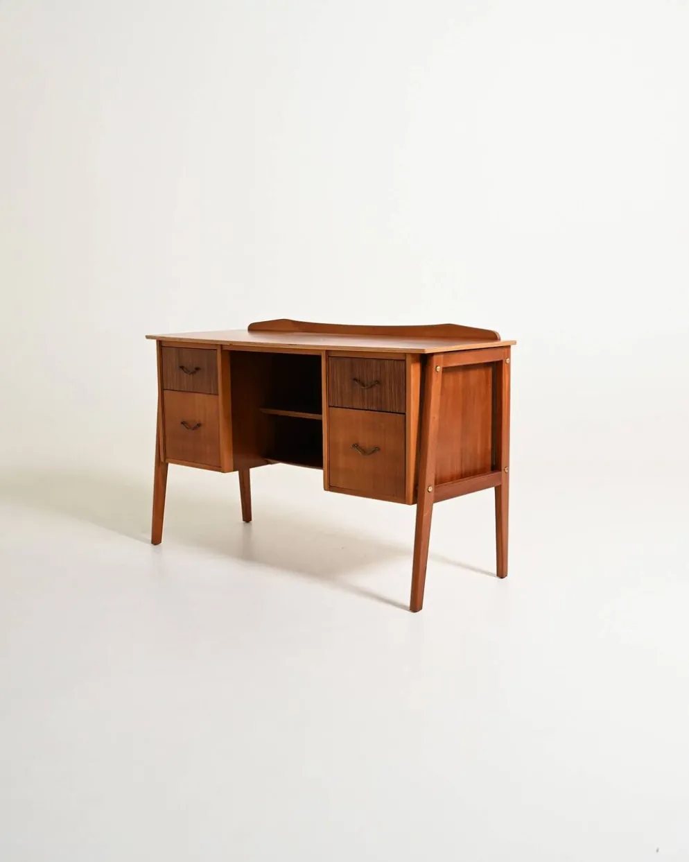Bureau en teck scandinave, années 1950