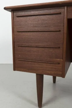 Bureau en teck vintage de H.P. Hansen