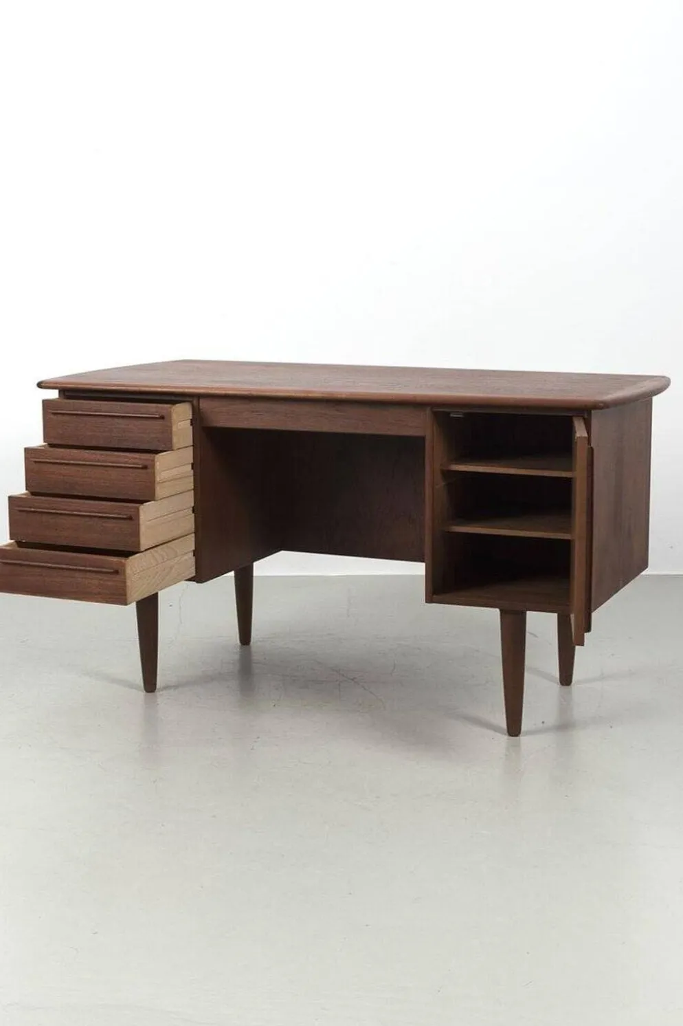 Bureau en teck vintage de H.P. Hansen